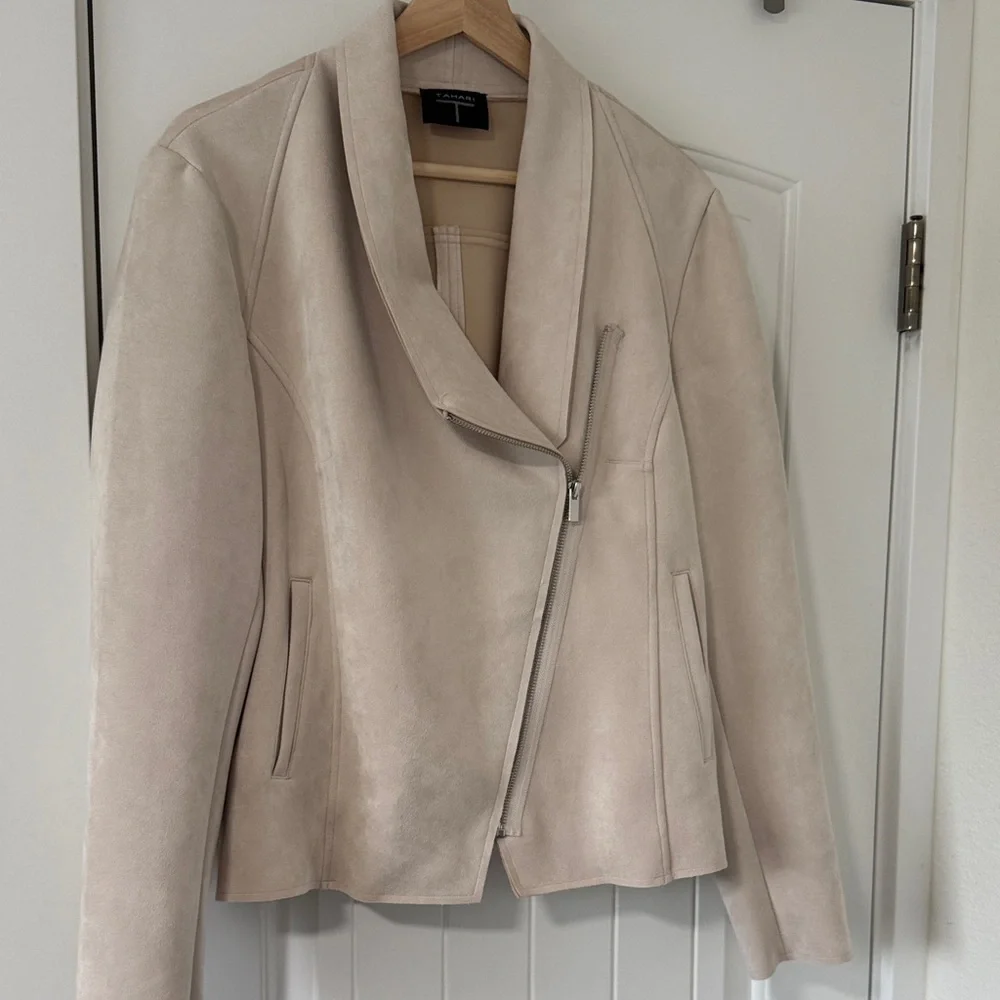 Tahari Women's Beige Blazer - Picture 2 of 9